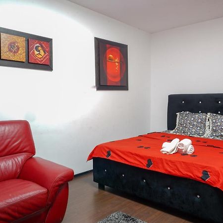 Appartement Sun Plaza Oasis With Self Check In And Fast Wifi à Bucarest Extérieur photo